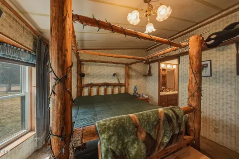 Bedroom - 53315 Bridge Dr, La Pine, OR 97739 photo 3 of 3