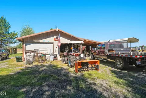 Exterior - 53315 Bridge Dr, La Pine, OR 97739 photo 6 of 11