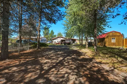 Exterior - 53315 Bridge Dr, La Pine, OR 97739 photo 4 of 11
