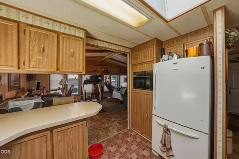 Kitchen - 53315 Bridge Dr, La Pine, OR 97739 photo 2 of 2