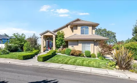 3270 Larue Dr, Medford, OR 97504