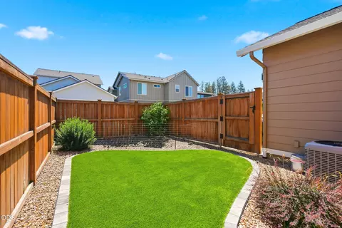 Exterior - 20501 Aberdeen Dr, Bend, OR 97702 photo 9 of 10