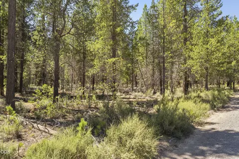 52667 Wayside Loop, La Pine, OR 97739 photo 3