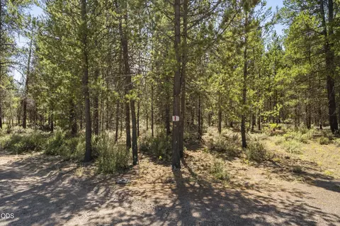 52667 Wayside Loop, La Pine, OR 97739 photo 2