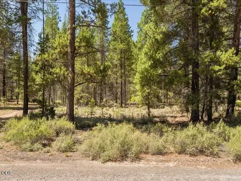 52687 Wayside Loop, La Pine, OR 97739 photo 2