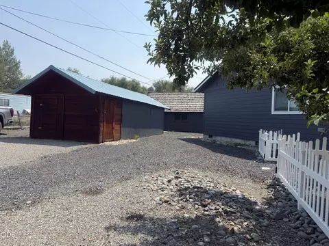 Exterior - 216 Avenue B, Seneca, OR 97873 photo 14 of 14