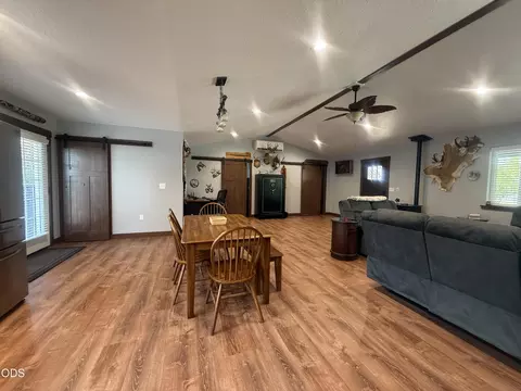 Dining - 216 Avenue B, Seneca, OR 97873 photo 1 of 3