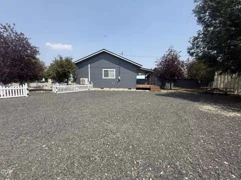 Exterior - 216 Avenue B, Seneca, OR 97873 photo 6 of 14