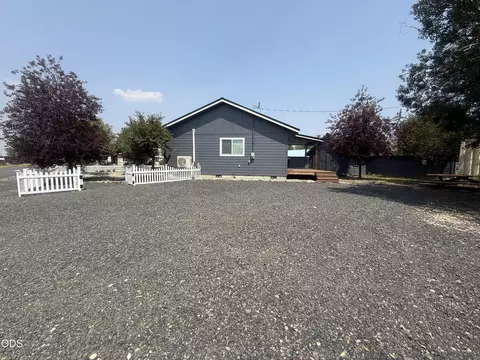 Exterior - 216 Avenue B, Seneca, OR 97873 photo 7 of 14
