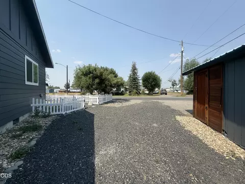 Exterior - 216 Avenue B, Seneca, OR 97873 photo 12 of 14