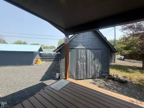 Exterior - 216 Avenue B, Seneca, OR 97873 photo 4 of 14