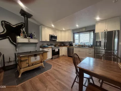 Kitchen - 216 Avenue B, Seneca, OR 97873 photo 1 of 2