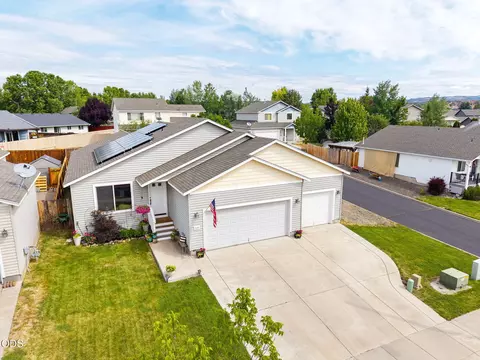 725 NE Robin Pl, Prineville, OR 97754
