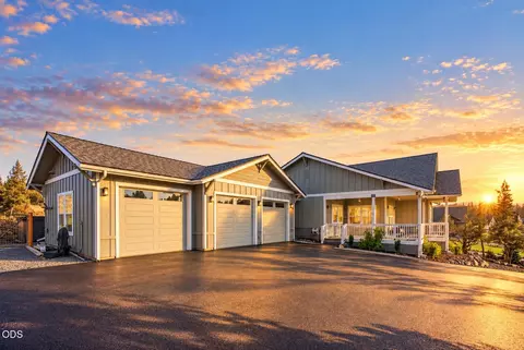 3957 NW 39th Dr, Redmond, OR 97756