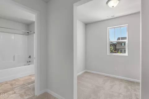 Entry Way - 20526 SE Cameron Ave, Bend, OR 97702 photo 4 of 4