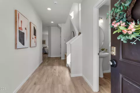 Entry Way - 20526 SE Cameron Ave, Bend, OR 97702 photo 1 of 4