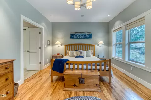 Bedroom - 3511 NW Braid Dr, Bend, OR 97703 photo 1 of 2