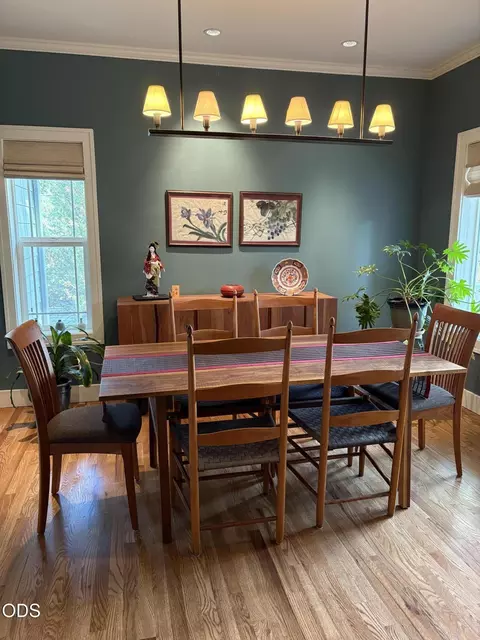 Dining - 3511 NW Braid Dr, Bend, OR 97703 photo 1 of 2