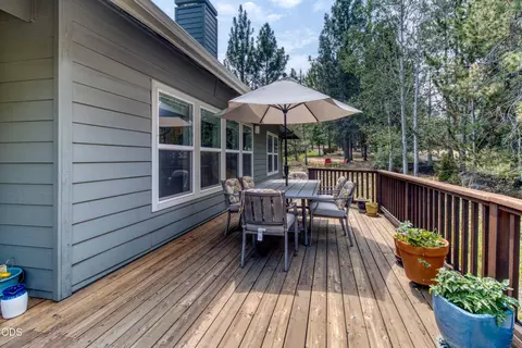 Exterior - 3511 NW Braid Dr, Bend, OR 97703 photo 4 of 5