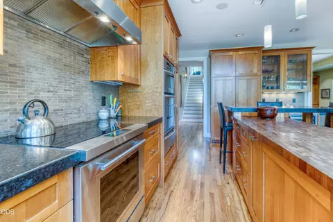Kitchen - 3511 NW Braid Dr, Bend, OR 97703 photo 3 of 6