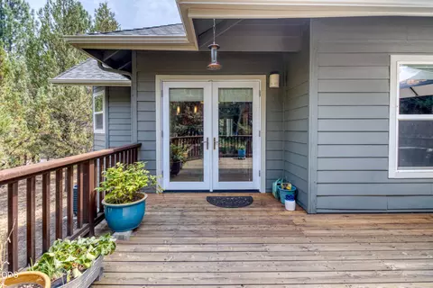 Exterior - 3511 NW Braid Dr, Bend, OR 97703 photo 5 of 5