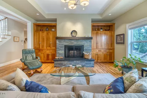 Living - 3511 NW Braid Dr, Bend, OR 97703 photo 2 of 2