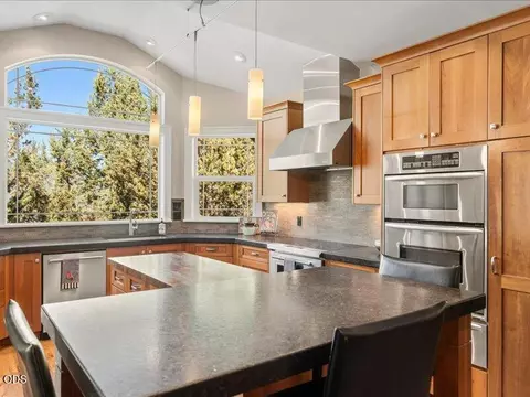 Kitchen - 3511 NW Braid Dr, Bend, OR 97703 photo 2 of 4
