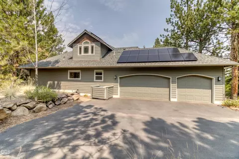 Exterior - 3511 NW Braid Dr, Bend, OR 97703 photo 2 of 5