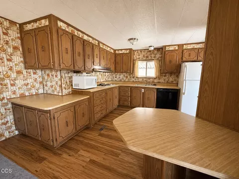 301 Freeman Rd UNIT 56, Central Point, OR 97502 photo 4