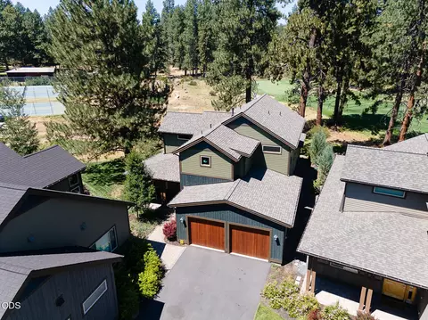 View/Area - 60484 Kangaroo Loop, Bend, OR 97702 photo 1 of 4