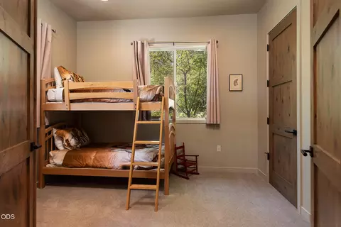 Bedroom - 60484 Kangaroo Loop, Bend, OR 97702 photo 7 of 7