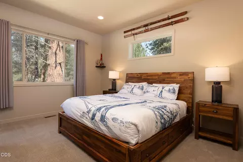 Bedroom - 60484 Kangaroo Loop, Bend, OR 97702 photo 1 of 7