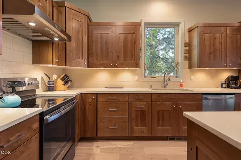 Kitchen - 60484 Kangaroo Loop, Bend, OR 97702 photo 1 of 3