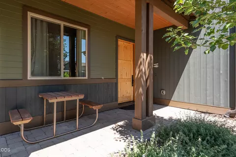Exterior - 60484 Kangaroo Loop, Bend, OR 97702 photo 2 of 7