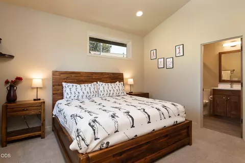 Bedroom - 60484 Kangaroo Loop, Bend, OR 97702 photo 3 of 7