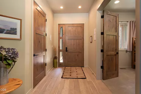 Entry Way - 60484 Kangaroo Loop, Bend, OR 97702 photo 1 of 2