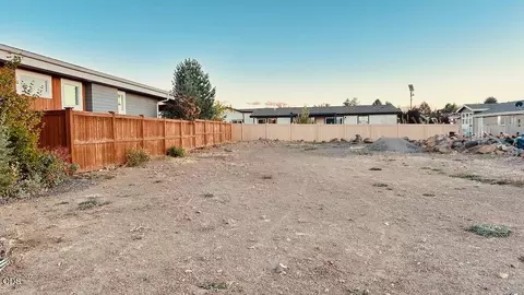 20795 Beaumont Dr, Bend, OR 97701