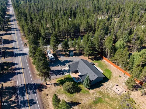View/Area - 52221 Pine Forest Dr, La Pine, OR 97739 photo 10 of 13