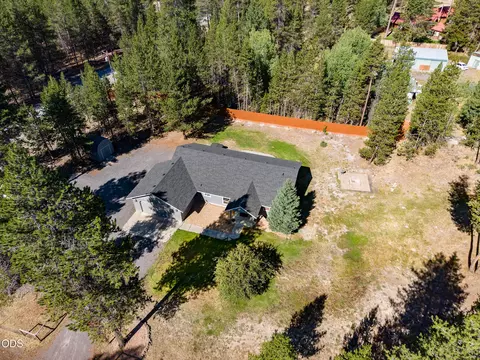 View/Area - 52221 Pine Forest Dr, La Pine, OR 97739 photo 7 of 13