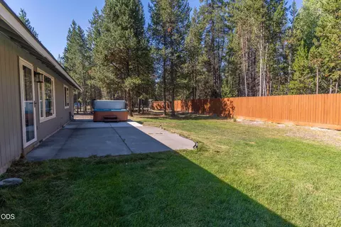Exterior - 52221 Pine Forest Dr, La Pine, OR 97739 photo 2 of 12