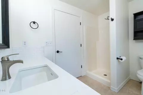 Bath - 52221 Pine Forest Dr, La Pine, OR 97739 photo 1 of 2