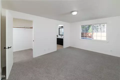 Bedroom - 52221 Pine Forest Dr, La Pine, OR 97739 photo 1 of 3