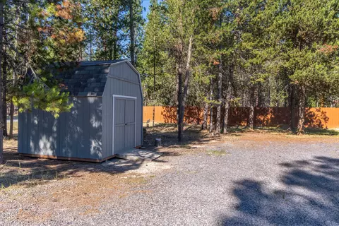 Exterior - 52221 Pine Forest Dr, La Pine, OR 97739 photo 7 of 12
