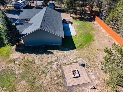 Exterior - 52221 Pine Forest Dr, La Pine, OR 97739 photo 10 of 12