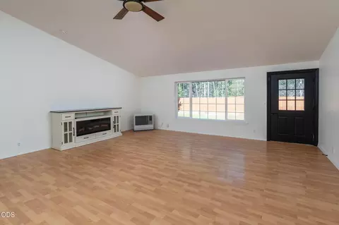 Living - 52221 Pine Forest Dr, La Pine, OR 97739 photo 2 of 5