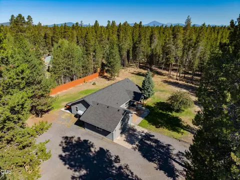 View/Area - 52221 Pine Forest Dr, La Pine, OR 97739 photo 6 of 13