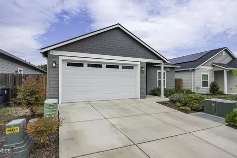 681 Heber Ln, Medford, OR 97501