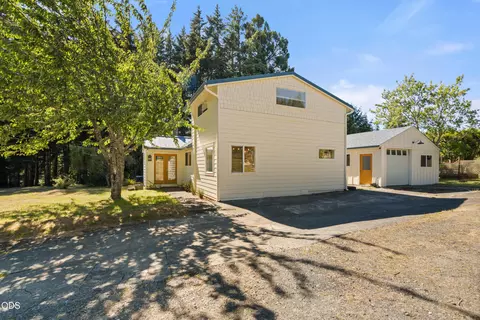 92867 Averill Hill Rd, Port Orford, OR 97465