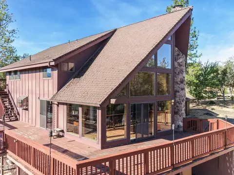 Exterior - 4000 E Antelope Rd, Eagle Point, OR 97524 photo 4 of 11