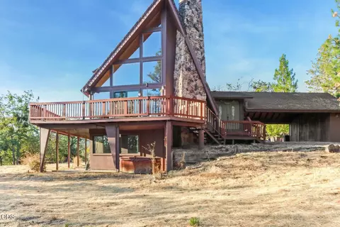 Exterior - 4000 E Antelope Rd, Eagle Point, OR 97524 photo 3 of 11